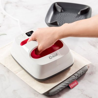 Small Cricut Easy Press 2